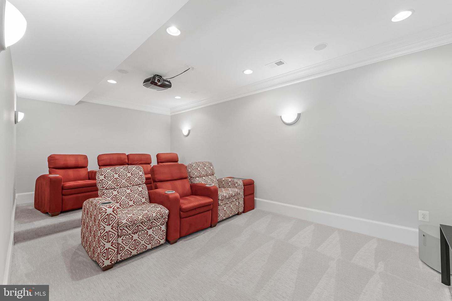 6912 WILLOW ST, FALLS CHURCH, Virginia 22046, 7 Bedrooms Bedrooms, ,5 BathroomsBathrooms,Residential,For sale,6912 WILLOW ST,VAFX2237746 MLS # VAFX2237746