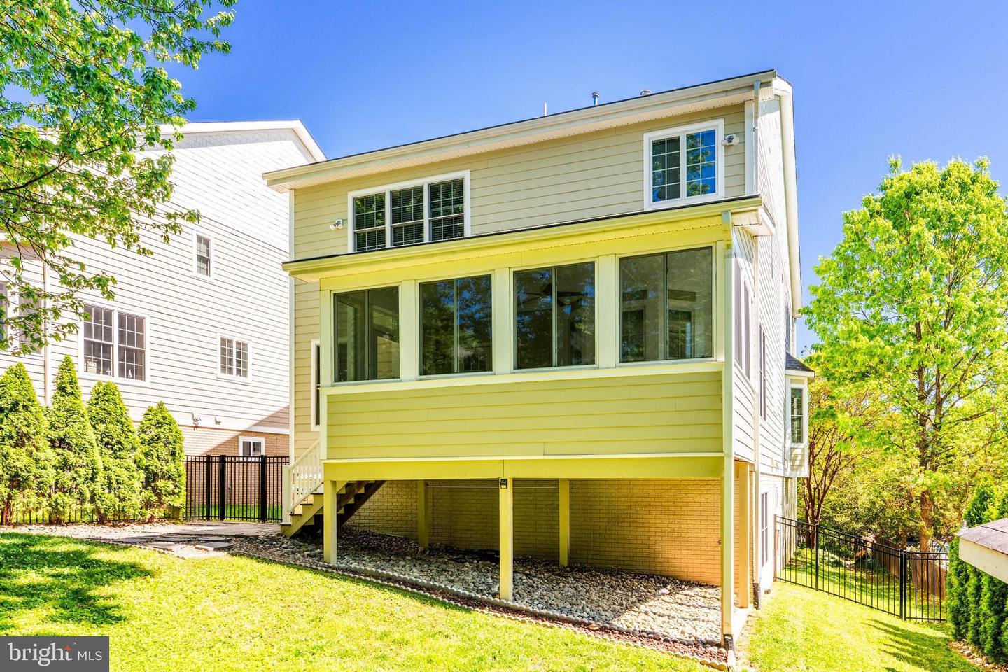 6912 WILLOW ST, FALLS CHURCH, Virginia 22046, 7 Bedrooms Bedrooms, ,5 BathroomsBathrooms,Residential,For sale,6912 WILLOW ST,VAFX2237746 MLS # VAFX2237746