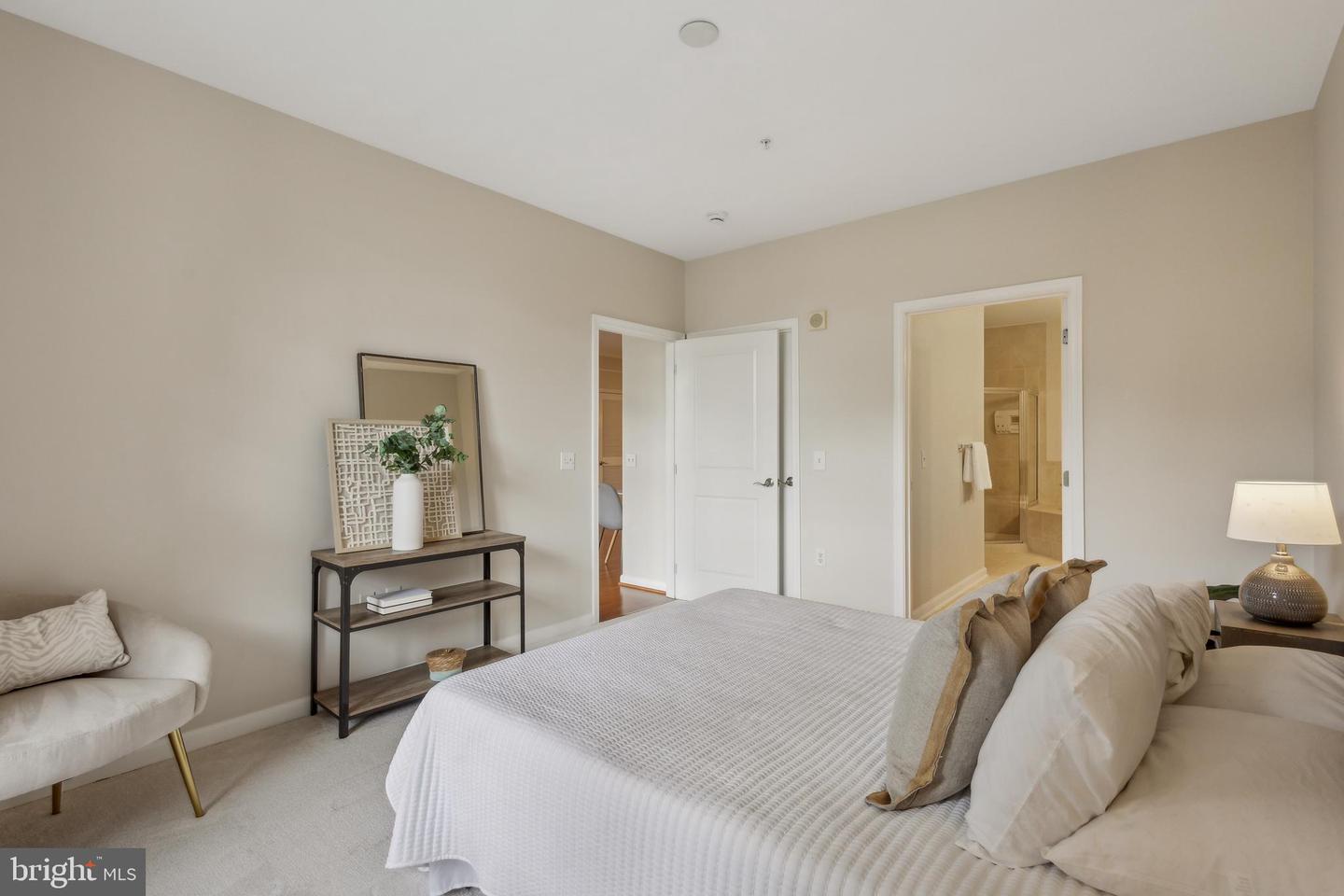 444 W BROAD ST #410, FALLS CHURCH, Virginia 22046, 2 Bedrooms Bedrooms, ,2 BathroomsBathrooms,Residential,For sale,444 W BROAD ST #410,VAFA2002950 MLS # VAFA2002950