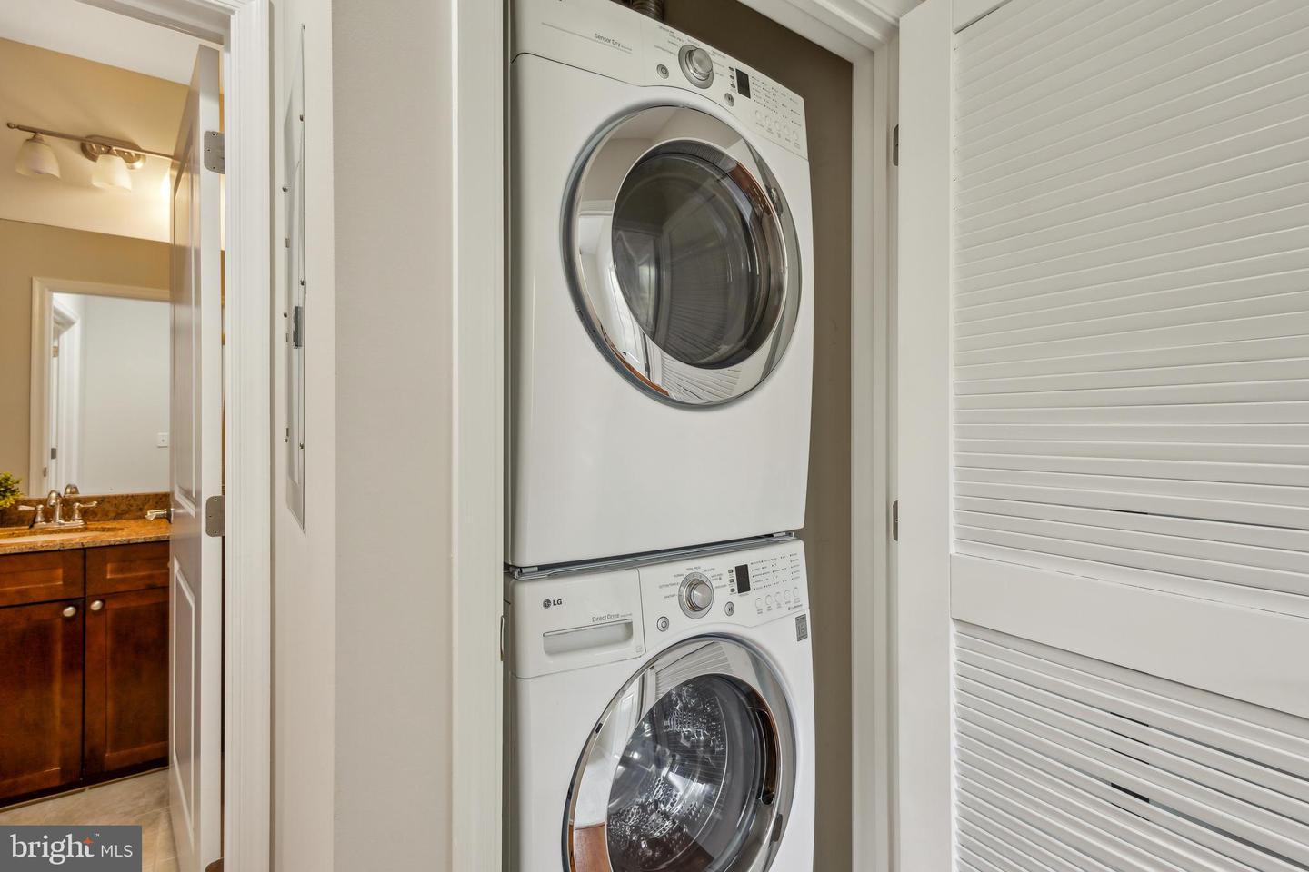 444 W BROAD ST #410, FALLS CHURCH, Virginia 22046, 2 Bedrooms Bedrooms, ,2 BathroomsBathrooms,Residential,For sale,444 W BROAD ST #410,VAFA2002950 MLS # VAFA2002950