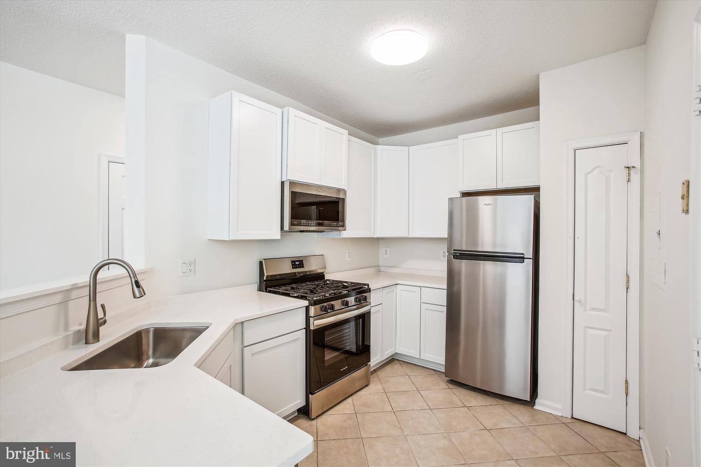 1704 LAKE SHORE CREST DR #32, RESTON, Virginia 20190, 2 Bedrooms Bedrooms, ,1 BathroomBathrooms,Residential,For sale,1704 LAKE SHORE CREST DR #32,VAFX2237796 MLS # VAFX2237796