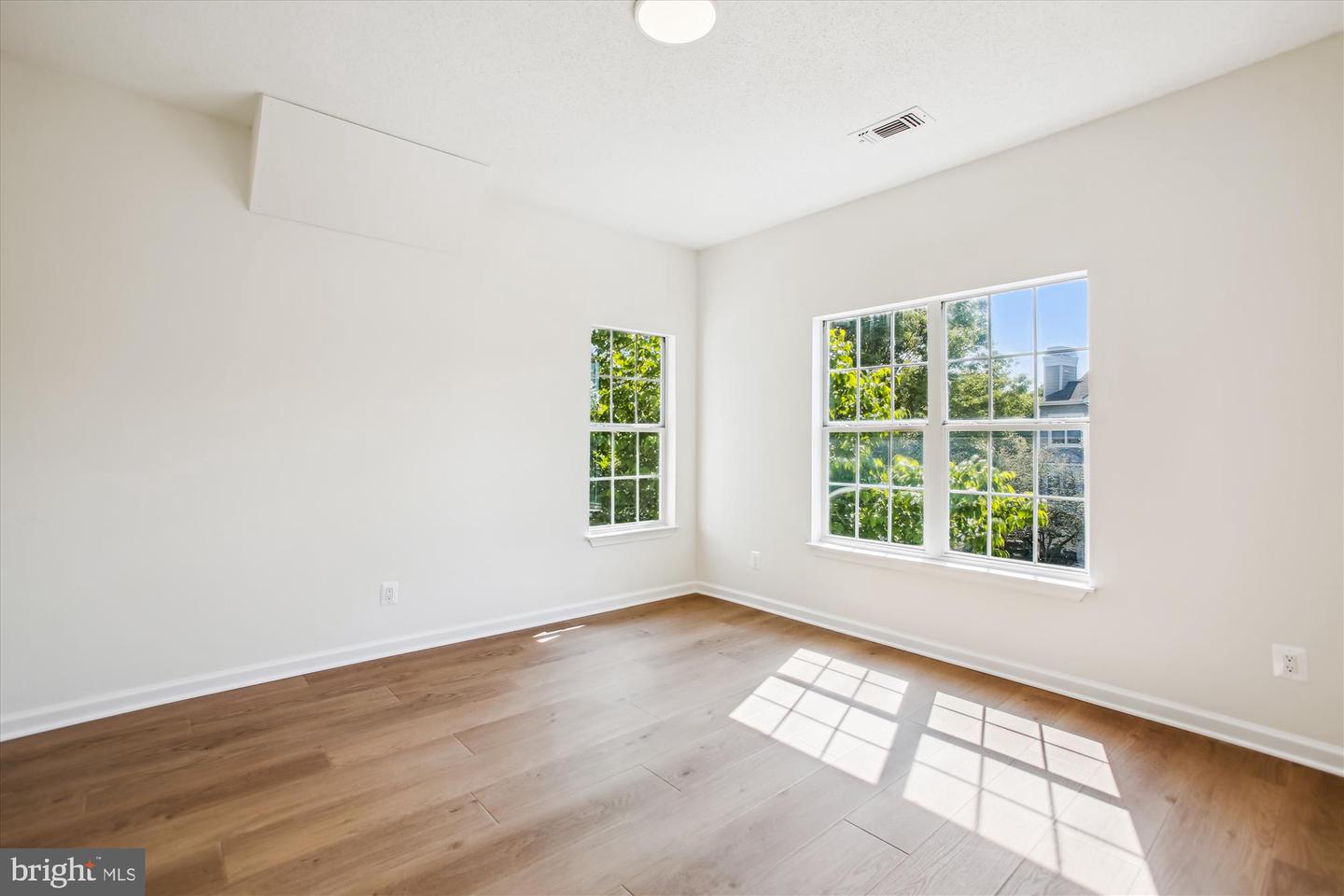 1704 LAKE SHORE CREST DR #32, RESTON, Virginia 20190, 2 Bedrooms Bedrooms, ,1 BathroomBathrooms,Residential,For sale,1704 LAKE SHORE CREST DR #32,VAFX2237796 MLS # VAFX2237796