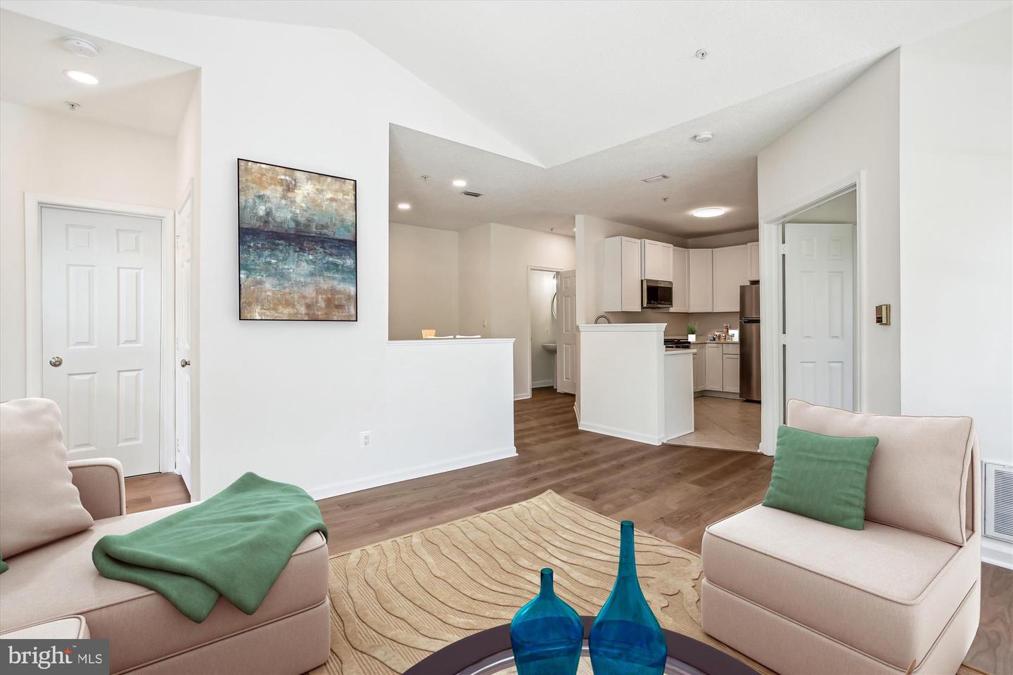 1704 LAKE SHORE CREST DR #32, RESTON, Virginia 20190, 2 Bedrooms Bedrooms, ,1 BathroomBathrooms,Residential,For sale,1704 LAKE SHORE CREST DR #32,VAFX2237796 MLS # VAFX2237796