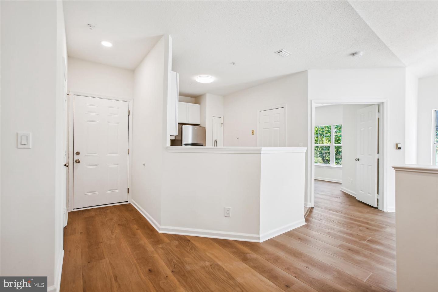 1704 LAKE SHORE CREST DR #32, RESTON, Virginia 20190, 2 Bedrooms Bedrooms, ,1 BathroomBathrooms,Residential,For sale,1704 LAKE SHORE CREST DR #32,VAFX2237796 MLS # VAFX2237796