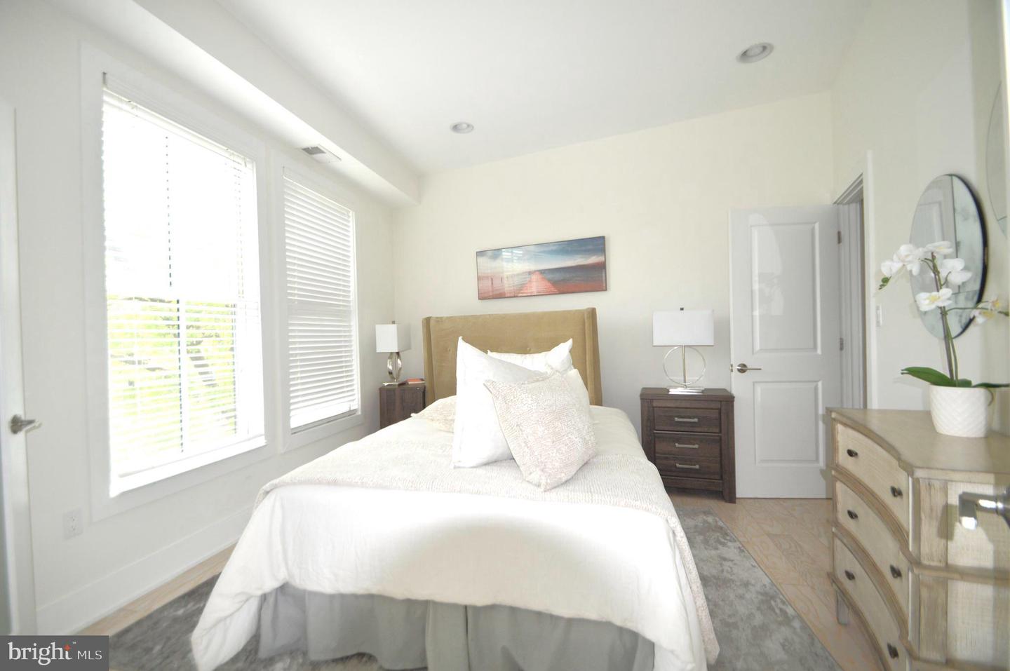 1421 FLORIDA AVE NW #5, WASHINGTON, District Of Columbia 20009, 2 Bedrooms Bedrooms, ,2 BathroomsBathrooms,Residential,For sale,1421 FLORIDA AVE NW #5,DCDC2198076 MLS # DCDC2198076