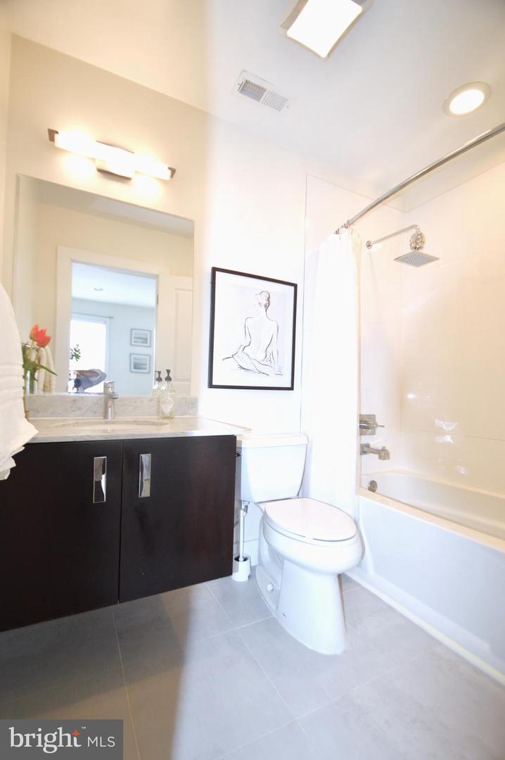 1421 FLORIDA AVE NW #5, WASHINGTON, District Of Columbia 20009, 2 Bedrooms Bedrooms, ,2 BathroomsBathrooms,Residential,For sale,1421 FLORIDA AVE NW #5,DCDC2198076 MLS # DCDC2198076
