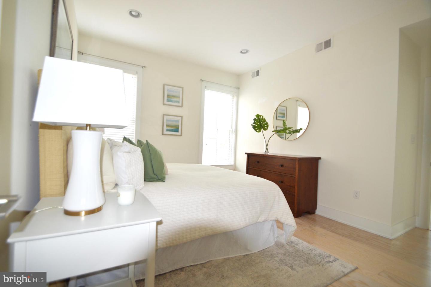 1421 FLORIDA AVE NW #5, WASHINGTON, District Of Columbia 20009, 2 Bedrooms Bedrooms, ,2 BathroomsBathrooms,Residential,For sale,1421 FLORIDA AVE NW #5,DCDC2198076 MLS # DCDC2198076