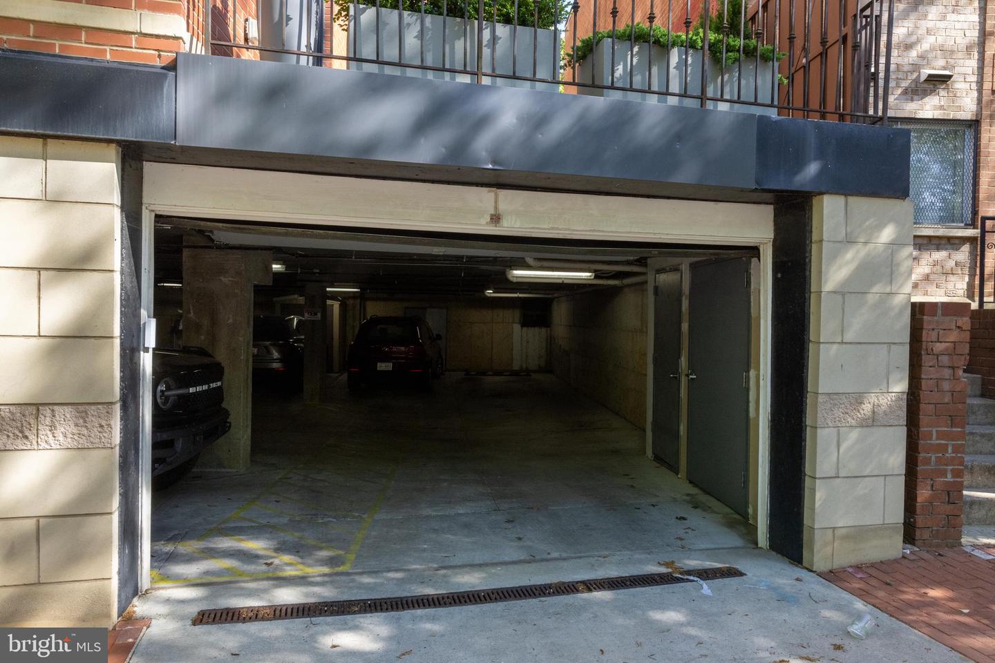 1421 FLORIDA AVE NW #5, WASHINGTON, District Of Columbia 20009, 2 Bedrooms Bedrooms, ,2 BathroomsBathrooms,Residential,For sale,1421 FLORIDA AVE NW #5,DCDC2198076 MLS # DCDC2198076