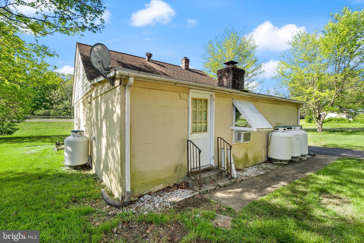 13616 NOKESVILLE RD, NOKESVILLE, Virginia 20181, 3 Bedrooms Bedrooms, ,1 BathroomBathrooms,Residential,For sale,13616 NOKESVILLE RD,VAPW2093482 MLS # VAPW2093482