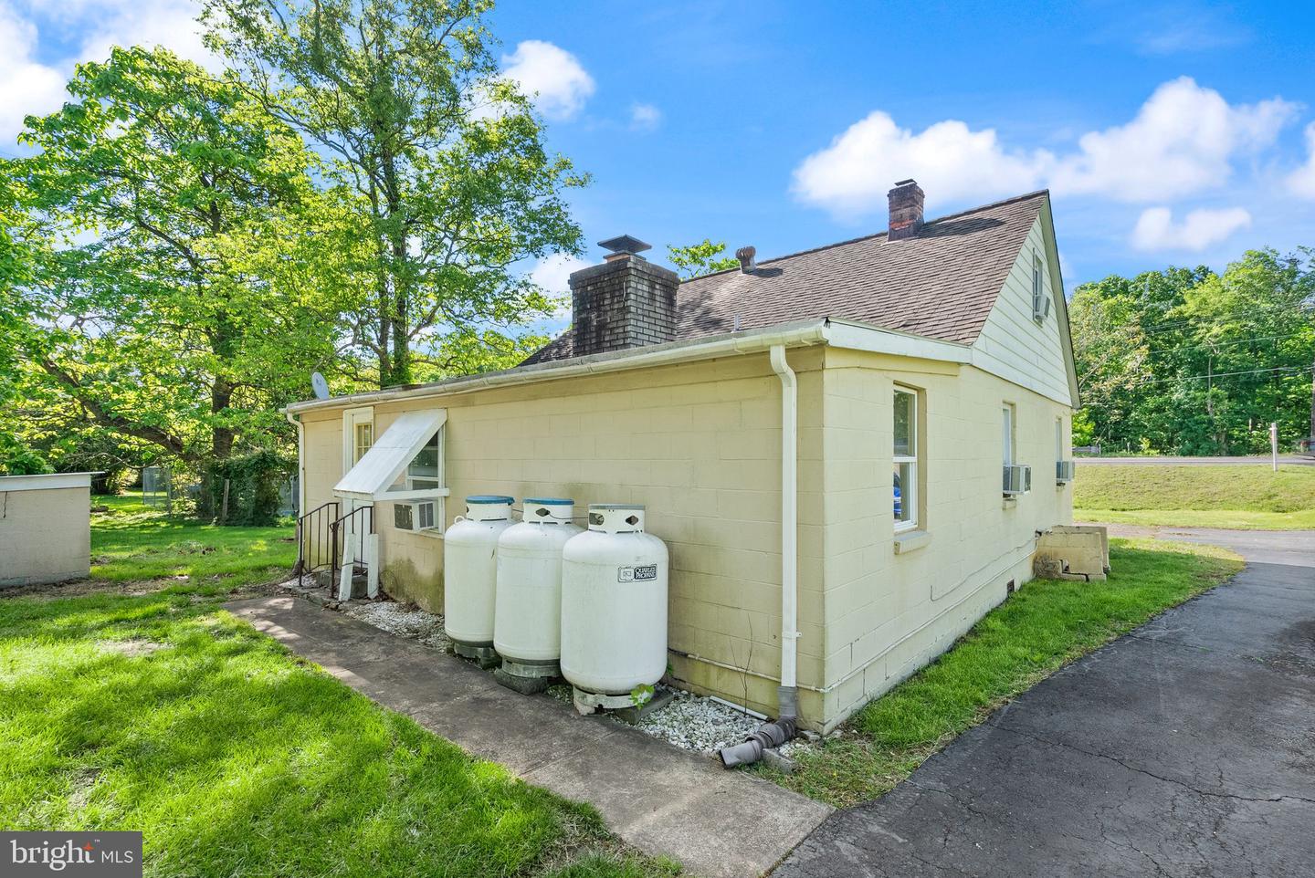 13616 NOKESVILLE RD, NOKESVILLE, Virginia 20181, 3 Bedrooms Bedrooms, ,1 BathroomBathrooms,Residential,For sale,13616 NOKESVILLE RD,VAPW2093482 MLS # VAPW2093482
