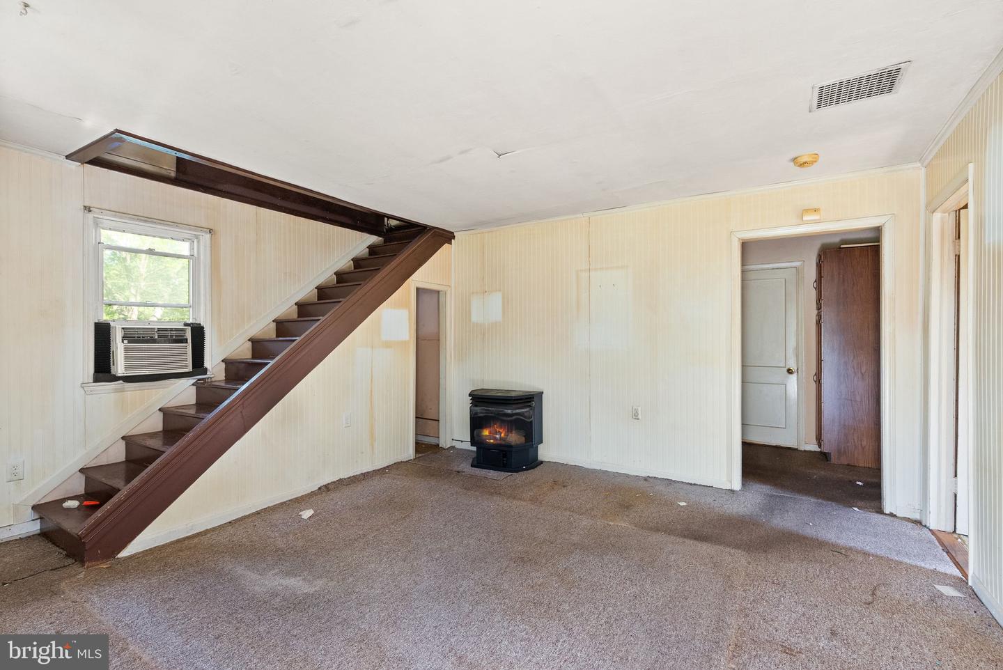 13616 NOKESVILLE RD, NOKESVILLE, Virginia 20181, 3 Bedrooms Bedrooms, ,1 BathroomBathrooms,Residential,For sale,13616 NOKESVILLE RD,VAPW2093482 MLS # VAPW2093482