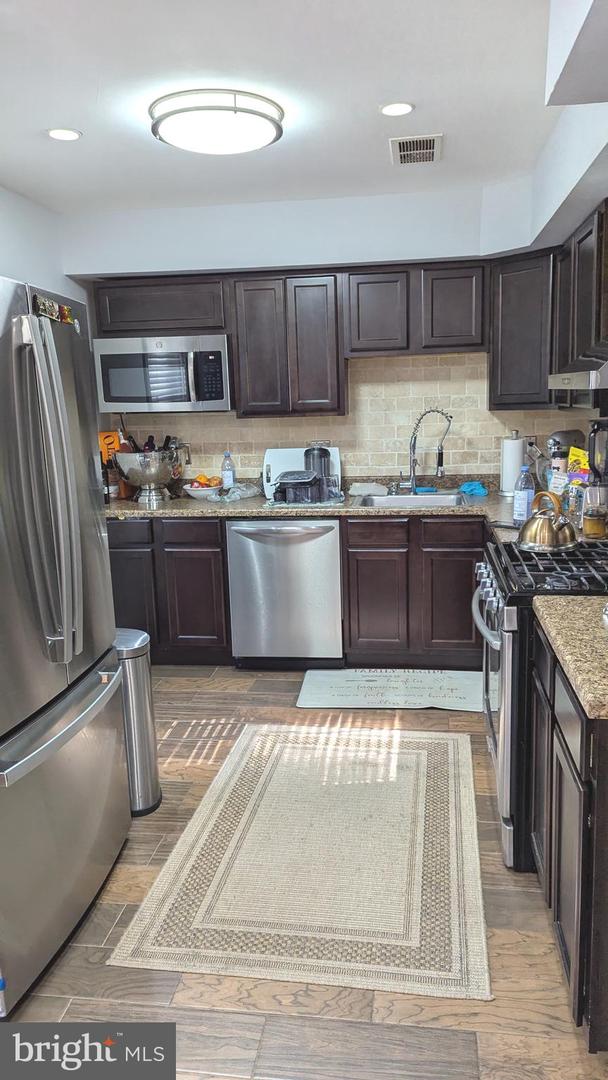 3608 FELMORE CT, WOODBRIDGE, Virginia 22193, 3 Bedrooms Bedrooms, ,1 BathroomBathrooms,Residential,For sale,3608 FELMORE CT,VAPW2093488 MLS # VAPW2093488