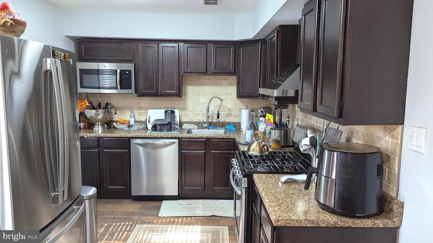 3608 FELMORE CT, WOODBRIDGE, Virginia 22193, 3 Bedrooms Bedrooms, ,1 BathroomBathrooms,Residential,For sale,3608 FELMORE CT,VAPW2093488 MLS # VAPW2093488
