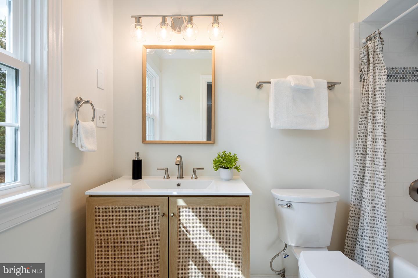 6001 BEECH TREE DR, ALEXANDRIA, Virginia 22310, 5 Bedrooms Bedrooms, ,3 BathroomsBathrooms,Residential,For sale,6001 BEECH TREE DR,VAFX2237738 MLS # VAFX2237738