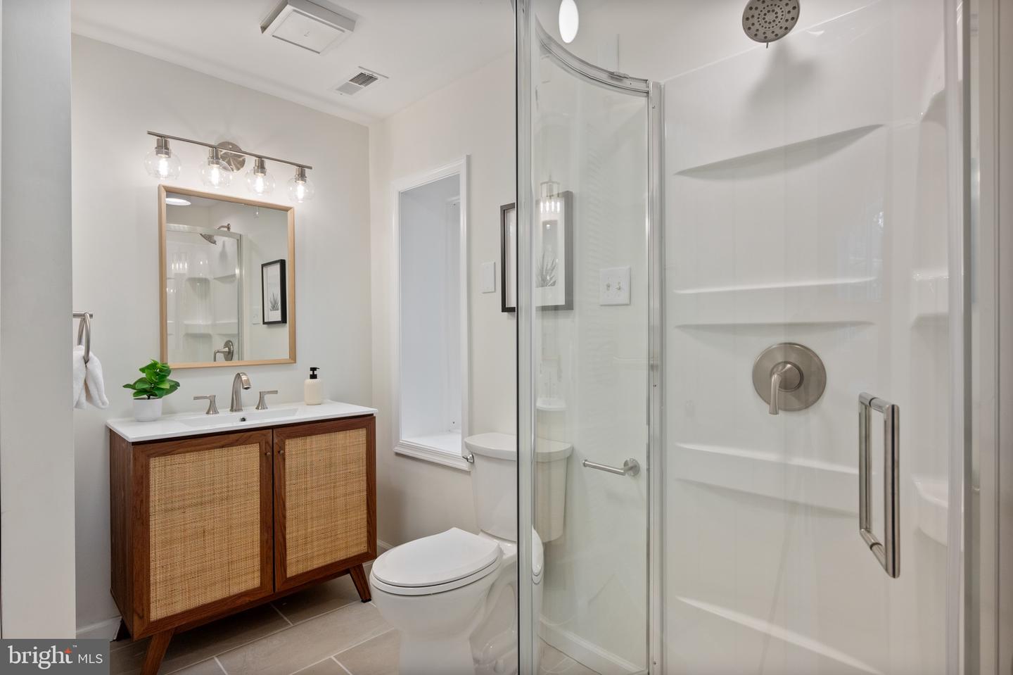 6001 BEECH TREE DR, ALEXANDRIA, Virginia 22310, 5 Bedrooms Bedrooms, ,3 BathroomsBathrooms,Residential,For sale,6001 BEECH TREE DR,VAFX2237738 MLS # VAFX2237738