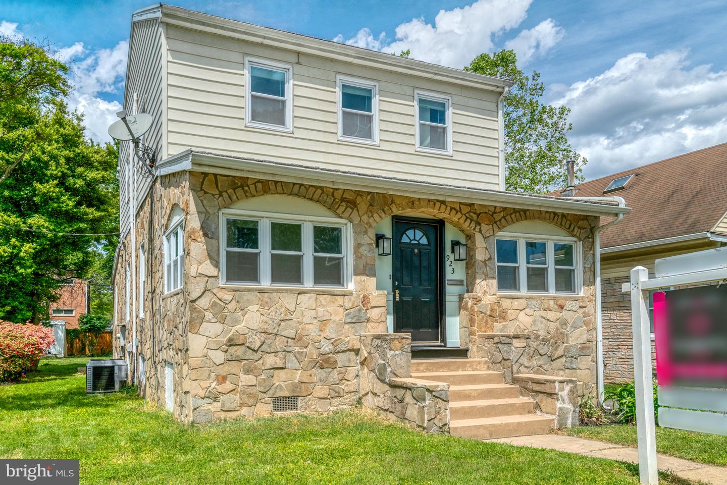 923 20TH ST S, ARLINGTON, Virginia 22202, 4 Bedrooms Bedrooms, ,3 BathroomsBathrooms,Residential,For sale,923 20TH ST S,VAAR2056818 MLS # VAAR2056818