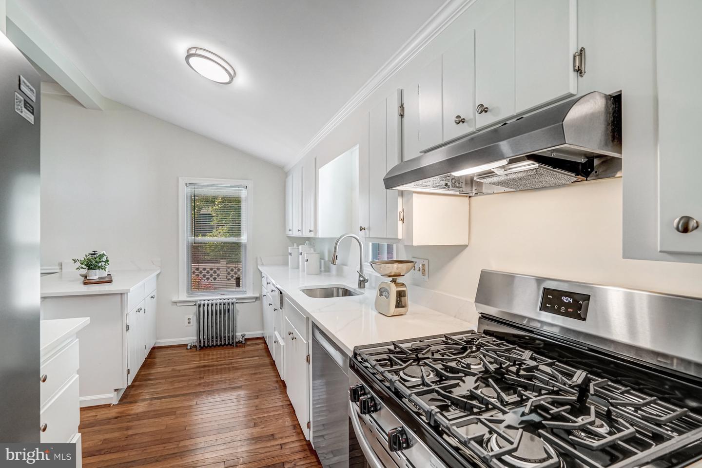 923 20TH ST S, ARLINGTON, Virginia 22202, 4 Bedrooms Bedrooms, ,3 BathroomsBathrooms,Residential,For sale,923 20TH ST S,VAAR2056818 MLS # VAAR2056818