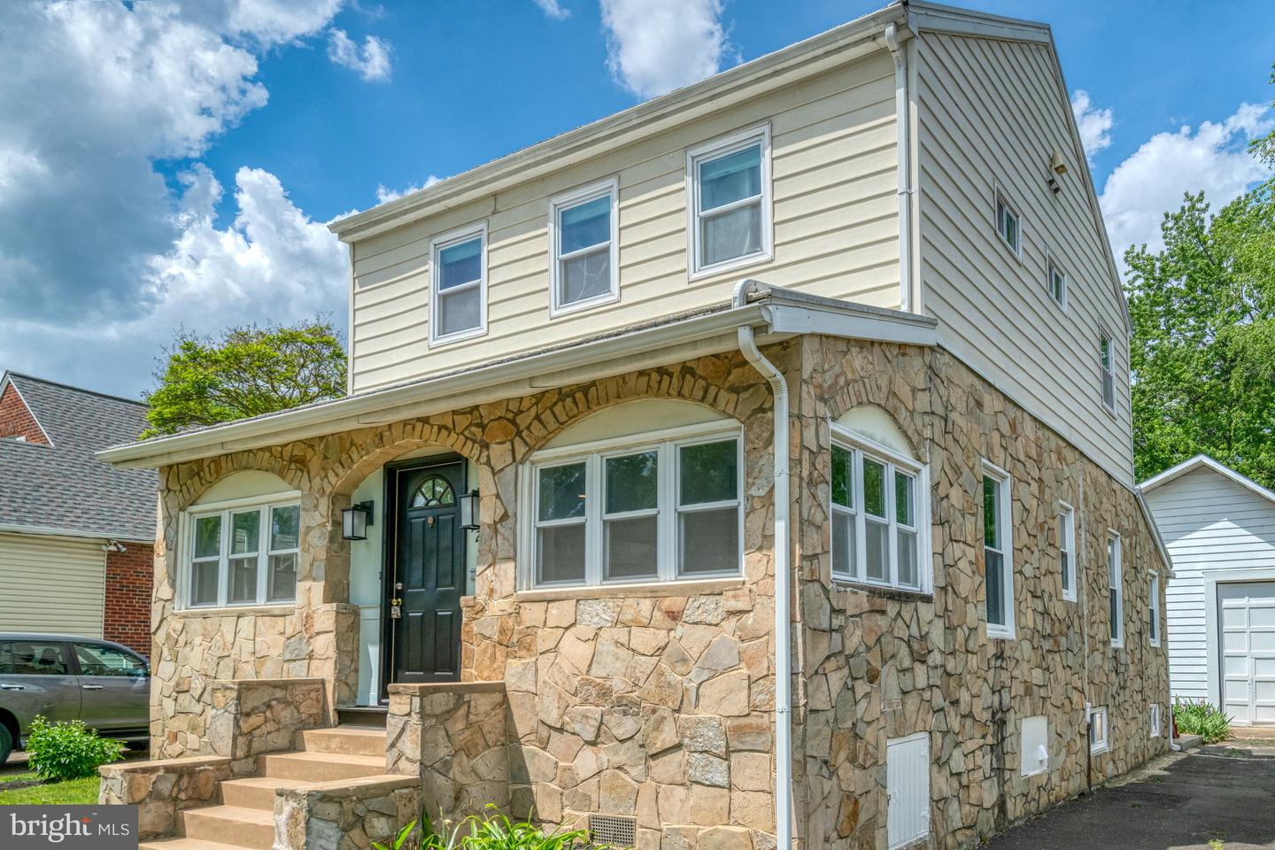 923 20TH ST S, ARLINGTON, Virginia 22202, 4 Bedrooms Bedrooms, ,3 BathroomsBathrooms,Residential,For sale,923 20TH ST S,VAAR2056818 MLS # VAAR2056818