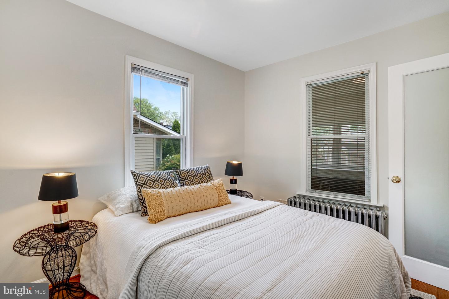 923 20TH ST S, ARLINGTON, Virginia 22202, 4 Bedrooms Bedrooms, ,3 BathroomsBathrooms,Residential,For sale,923 20TH ST S,VAAR2056818 MLS # VAAR2056818