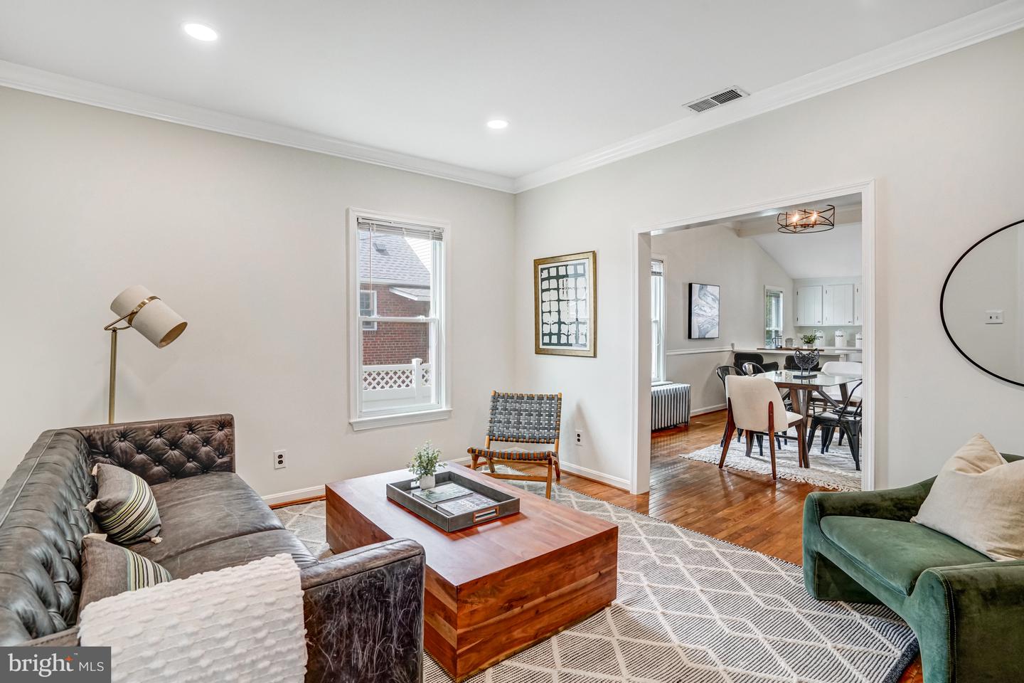 923 20TH ST S, ARLINGTON, Virginia 22202, 4 Bedrooms Bedrooms, ,3 BathroomsBathrooms,Residential,For sale,923 20TH ST S,VAAR2056818 MLS # VAAR2056818