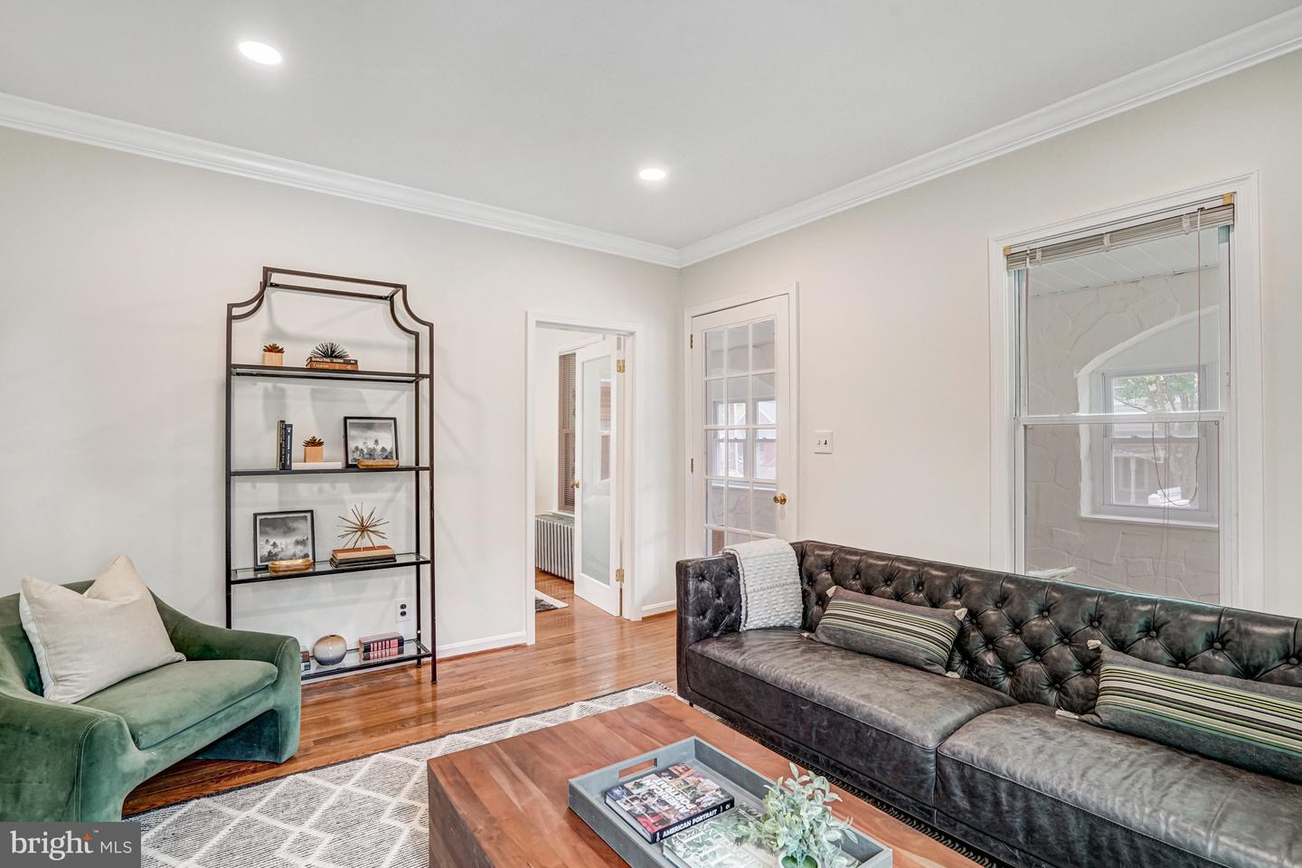 923 20TH ST S, ARLINGTON, Virginia 22202, 4 Bedrooms Bedrooms, ,3 BathroomsBathrooms,Residential,For sale,923 20TH ST S,VAAR2056818 MLS # VAAR2056818