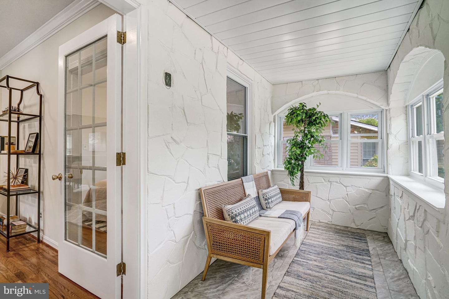 923 20TH ST S, ARLINGTON, Virginia 22202, 4 Bedrooms Bedrooms, ,3 BathroomsBathrooms,Residential,For sale,923 20TH ST S,VAAR2056818 MLS # VAAR2056818