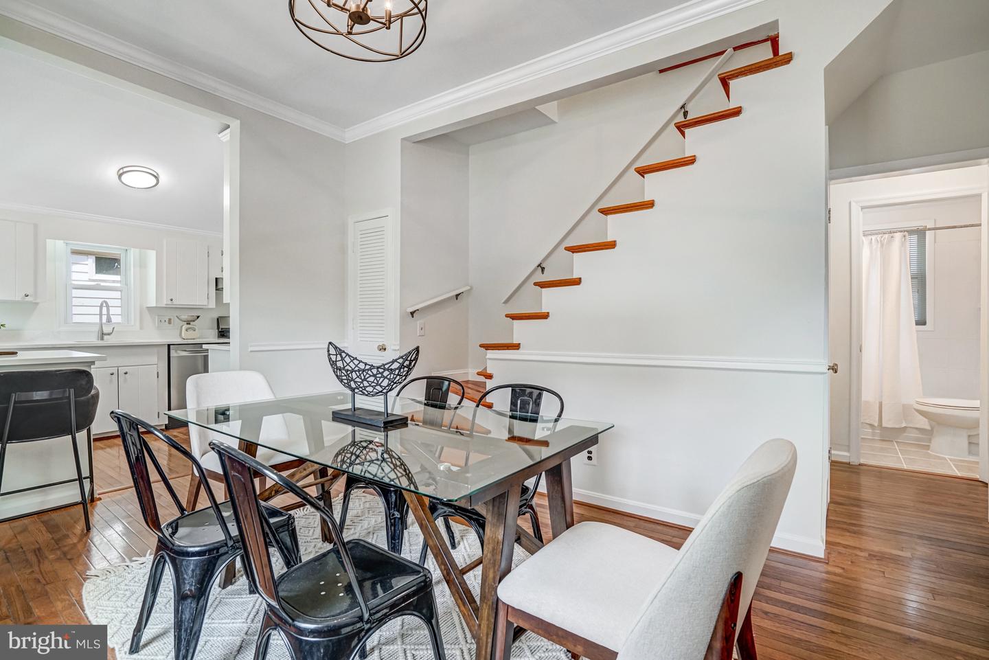 923 20TH ST S, ARLINGTON, Virginia 22202, 4 Bedrooms Bedrooms, ,3 BathroomsBathrooms,Residential,For sale,923 20TH ST S,VAAR2056818 MLS # VAAR2056818