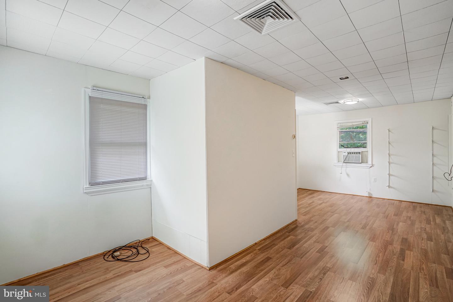 923 20TH ST S, ARLINGTON, Virginia 22202, 4 Bedrooms Bedrooms, ,3 BathroomsBathrooms,Residential,For sale,923 20TH ST S,VAAR2056818 MLS # VAAR2056818