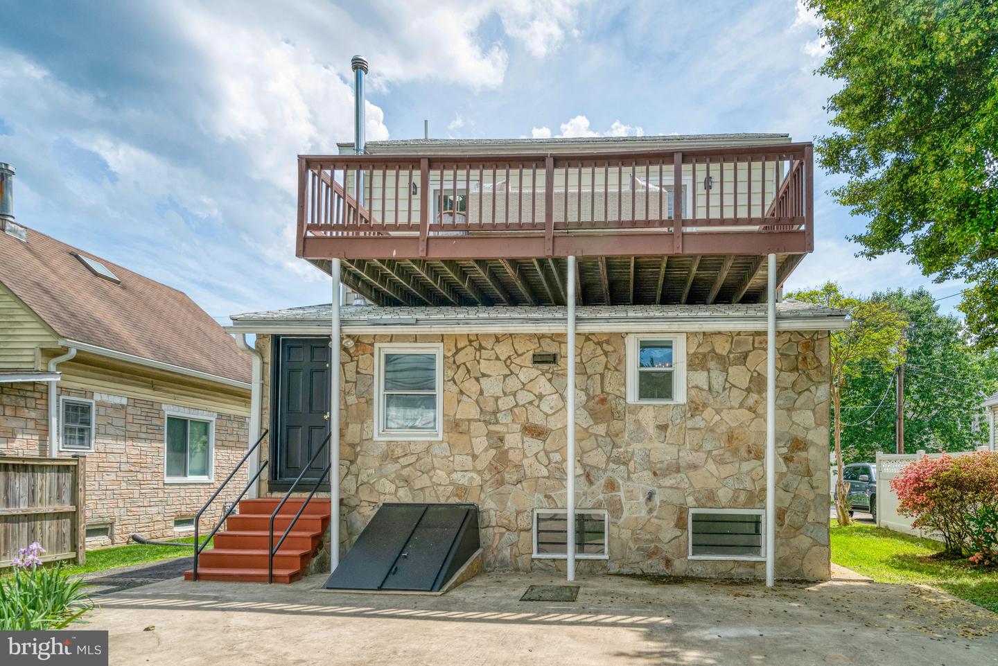 923 20TH ST S, ARLINGTON, Virginia 22202, 4 Bedrooms Bedrooms, ,3 BathroomsBathrooms,Residential,For sale,923 20TH ST S,VAAR2056818 MLS # VAAR2056818