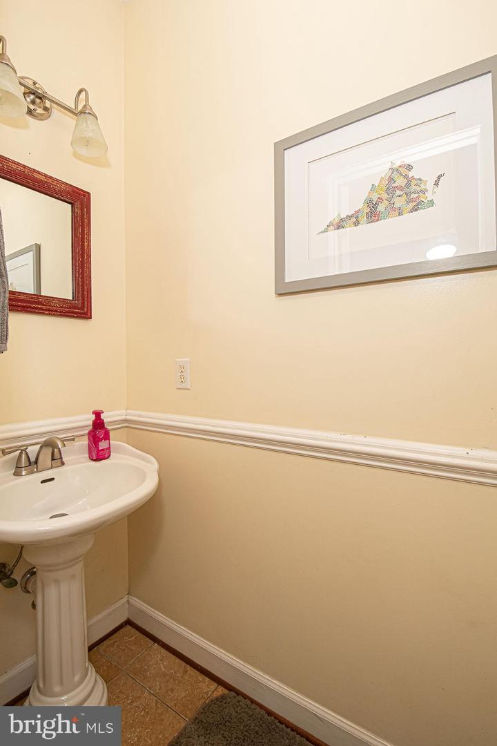105 FAIRFIELD DR, WINCHESTER, Virginia 22602, 5 Bedrooms Bedrooms, ,3 BathroomsBathrooms,Residential,For sale,105 FAIRFIELD DR,VAFV2033814 MLS # VAFV2033814