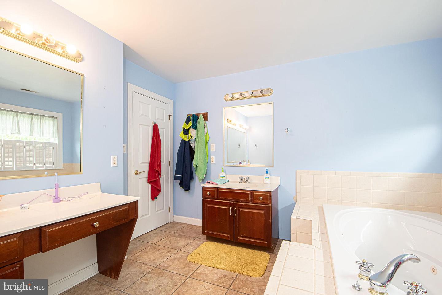 105 FAIRFIELD DR, WINCHESTER, Virginia 22602, 5 Bedrooms Bedrooms, ,3 BathroomsBathrooms,Residential,For sale,105 FAIRFIELD DR,VAFV2033814 MLS # VAFV2033814