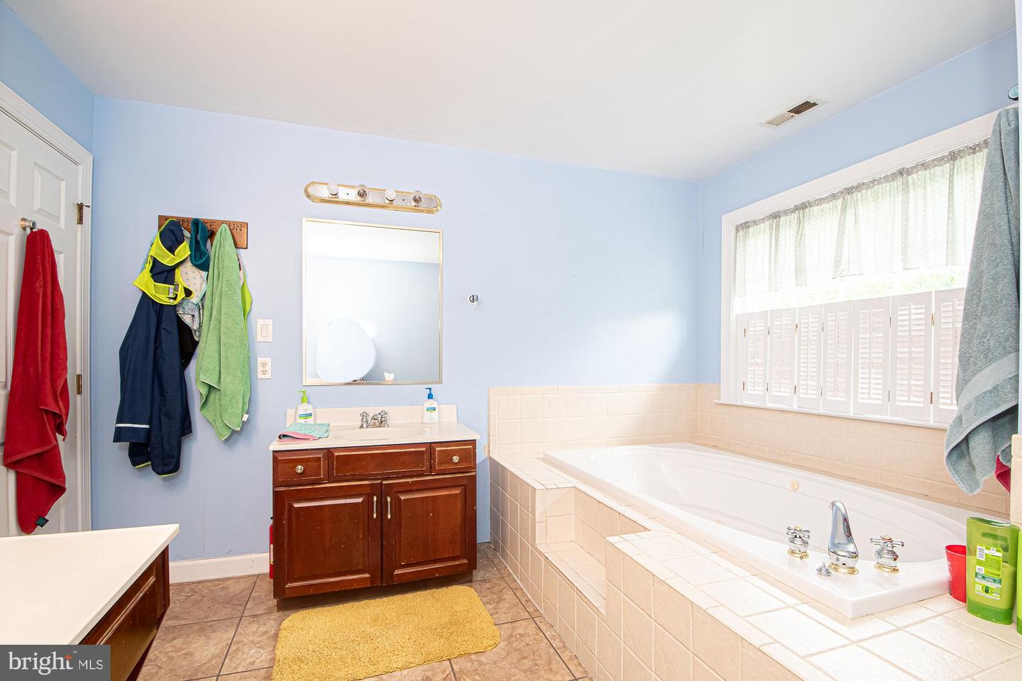 105 FAIRFIELD DR, WINCHESTER, Virginia 22602, 5 Bedrooms Bedrooms, ,3 BathroomsBathrooms,Residential,For sale,105 FAIRFIELD DR,VAFV2033814 MLS # VAFV2033814