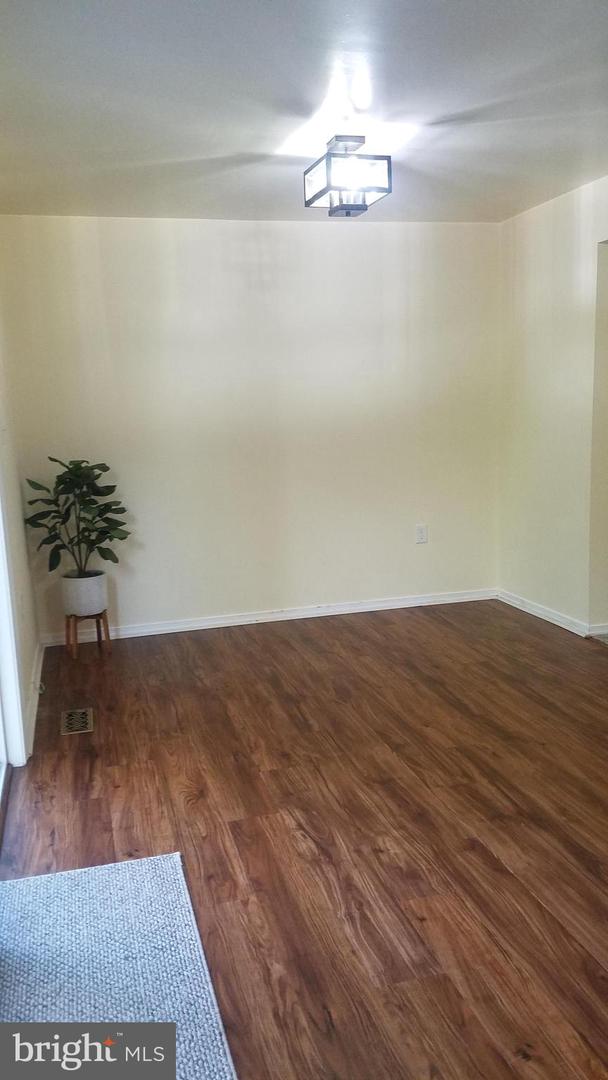 2930 JERMANTOWN RD #13, OAKTON, Virginia 22124, 3 Bedrooms Bedrooms, ,2 BathroomsBathrooms,Residential,For sale,2930 JERMANTOWN RD #13,VAFX2237794 MLS # VAFX2237794