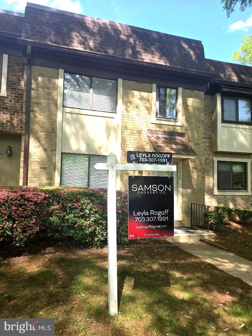2930 JERMANTOWN RD #13, OAKTON, Virginia 22124, 3 Bedrooms Bedrooms, ,2 BathroomsBathrooms,Residential,For sale,2930 JERMANTOWN RD #13,VAFX2237794 MLS # VAFX2237794