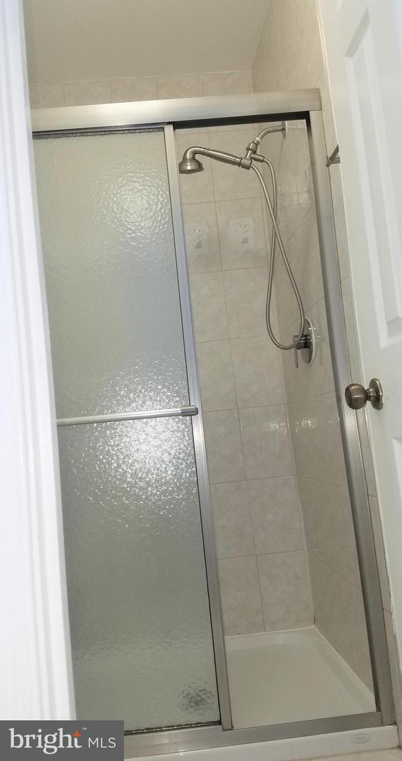 2930 JERMANTOWN RD #13, OAKTON, Virginia 22124, 3 Bedrooms Bedrooms, ,2 BathroomsBathrooms,Residential,For sale,2930 JERMANTOWN RD #13,VAFX2237794 MLS # VAFX2237794