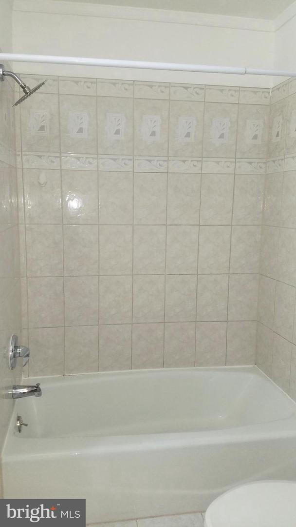 2930 JERMANTOWN RD #13, OAKTON, Virginia 22124, 3 Bedrooms Bedrooms, ,2 BathroomsBathrooms,Residential,For sale,2930 JERMANTOWN RD #13,VAFX2237794 MLS # VAFX2237794