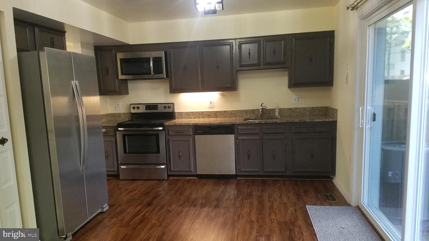2930 JERMANTOWN RD #13, OAKTON, Virginia 22124, 3 Bedrooms Bedrooms, ,2 BathroomsBathrooms,Residential,For sale,2930 JERMANTOWN RD #13,VAFX2237794 MLS # VAFX2237794