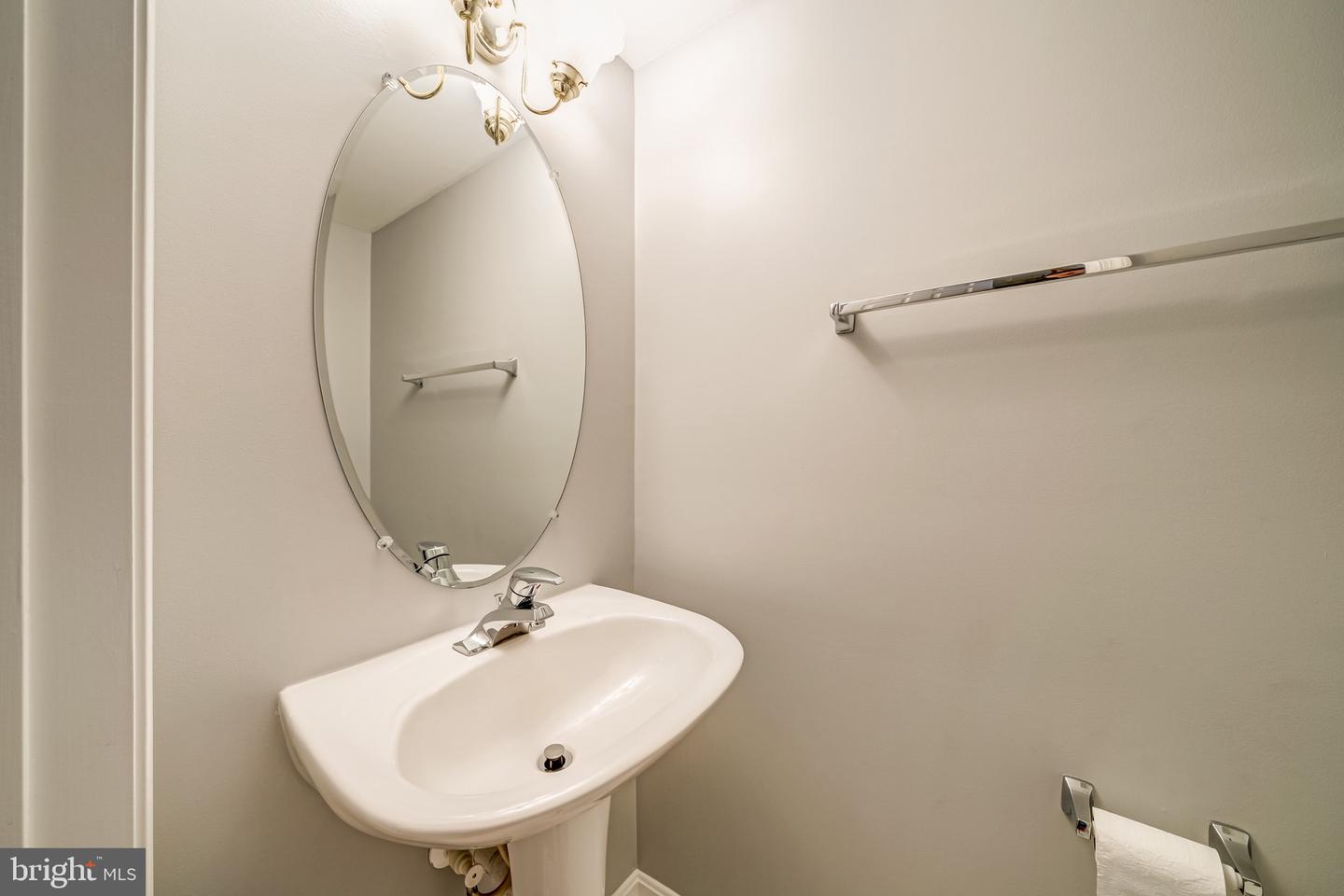 13937 GOTHIC DR, CENTREVILLE, Virginia 20121, 3 Bedrooms Bedrooms, ,3 BathroomsBathrooms,Residential,For sale,13937 GOTHIC DR,VAFX2237798 MLS # VAFX2237798