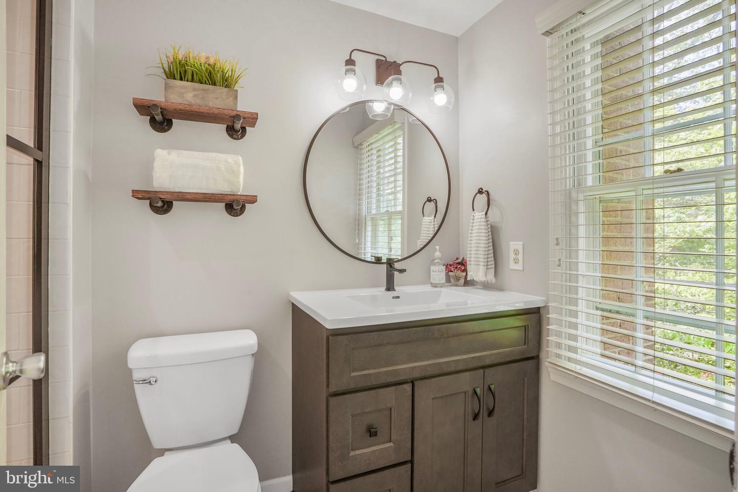 10403 HERITAGE LANDING RD, BURKE, Virginia 22015, 4 Bedrooms Bedrooms, ,2 BathroomsBathrooms,Residential,For sale,10403 HERITAGE LANDING RD,VAFX2237802 MLS # VAFX2237802
