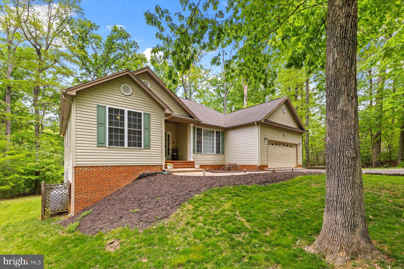 111 INDEPENDENCE ST, LOCUST GROVE, Virginia 22508, 5 Bedrooms Bedrooms, ,3 BathroomsBathrooms,Residential,For sale,111 INDEPENDENCE ST,VAOR2009572 MLS # VAOR2009572