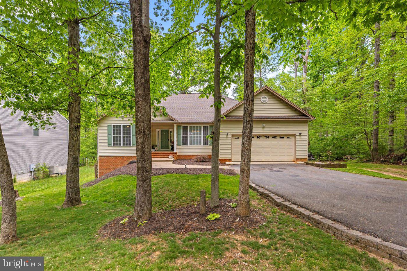 111 INDEPENDENCE ST, LOCUST GROVE, Virginia 22508, 5 Bedrooms Bedrooms, ,3 BathroomsBathrooms,Residential,For sale,111 INDEPENDENCE ST,VAOR2009572 MLS # VAOR2009572