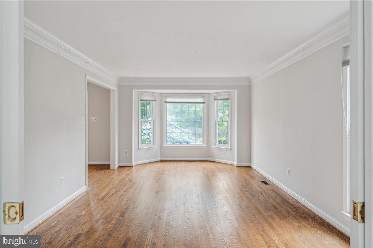 3020 FOX MILL RD, OAKTON, Virginia 22124, 5 Bedrooms Bedrooms, ,4 BathroomsBathrooms,Residential,For sale,3020 FOX MILL RD,VAFX2237638 MLS # VAFX2237638