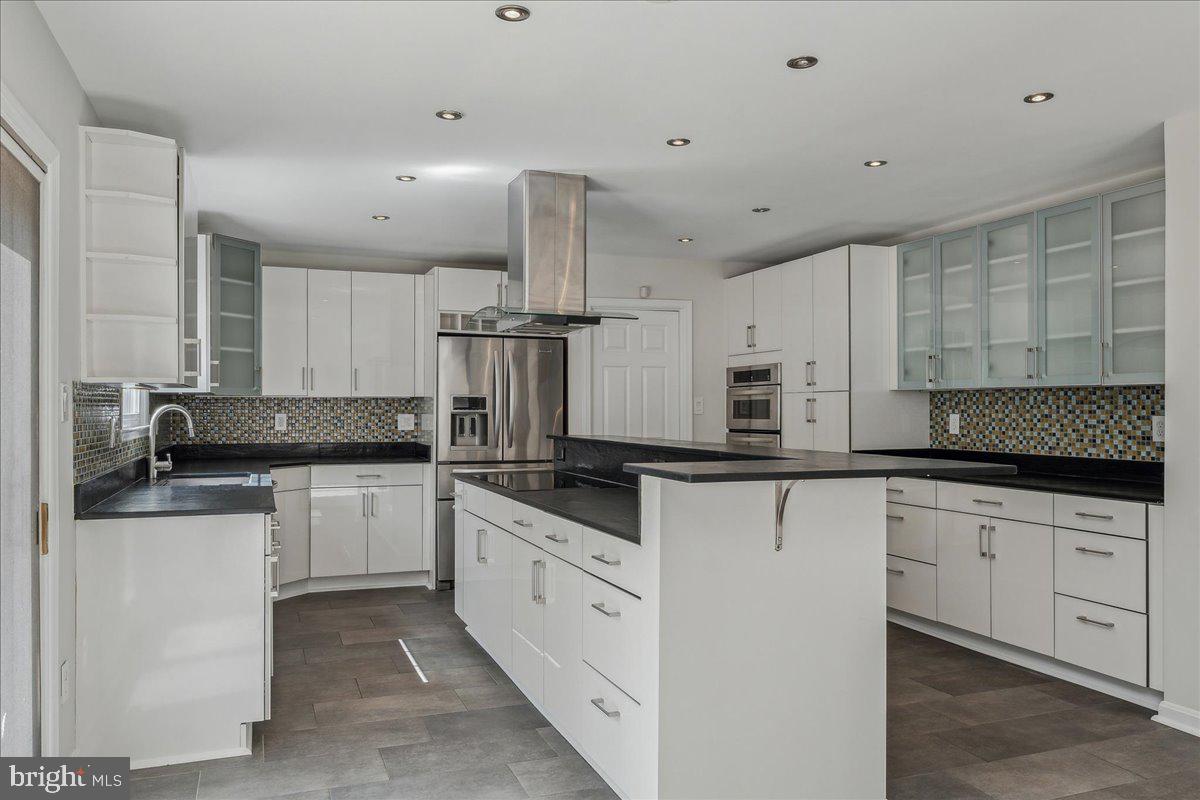 3020 FOX MILL RD, OAKTON, Virginia 22124, 5 Bedrooms Bedrooms, ,4 BathroomsBathrooms,Residential,For sale,3020 FOX MILL RD,VAFX2237638 MLS # VAFX2237638