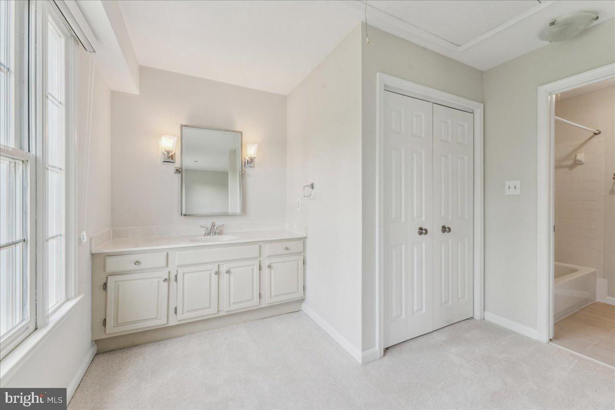 3020 FOX MILL RD, OAKTON, Virginia 22124, 5 Bedrooms Bedrooms, ,4 BathroomsBathrooms,Residential,For sale,3020 FOX MILL RD,VAFX2237638 MLS # VAFX2237638