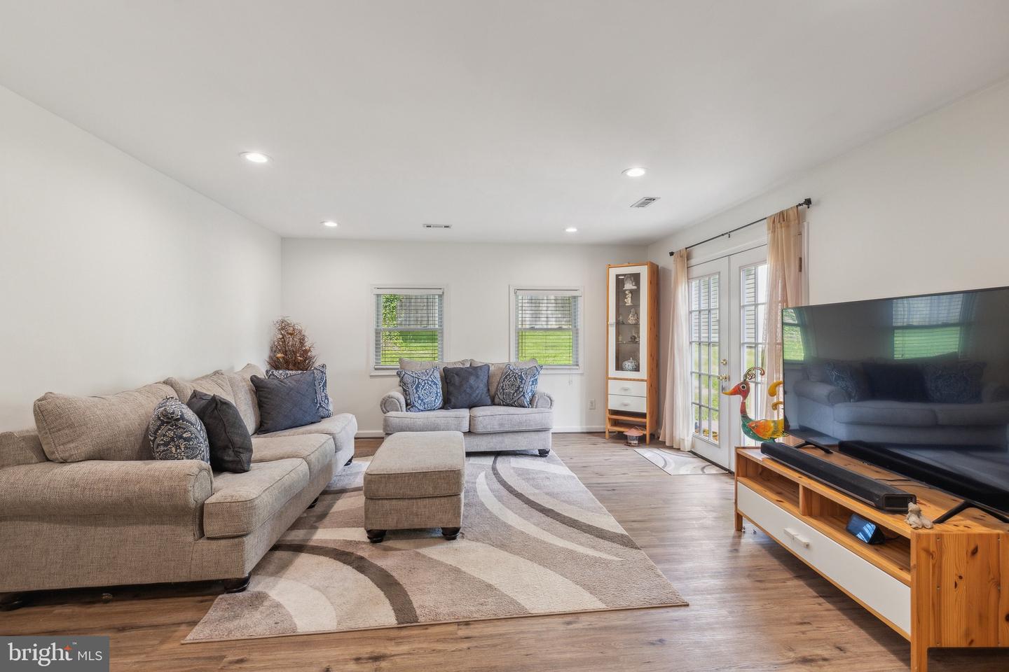 5511 MOULTRIE RD, SPRINGFIELD, Virginia 22151, 3 Bedrooms Bedrooms, 13 Rooms Rooms,2 BathroomsBathrooms,Residential,For sale,5511 MOULTRIE RD,VAFX2237736 MLS # VAFX2237736