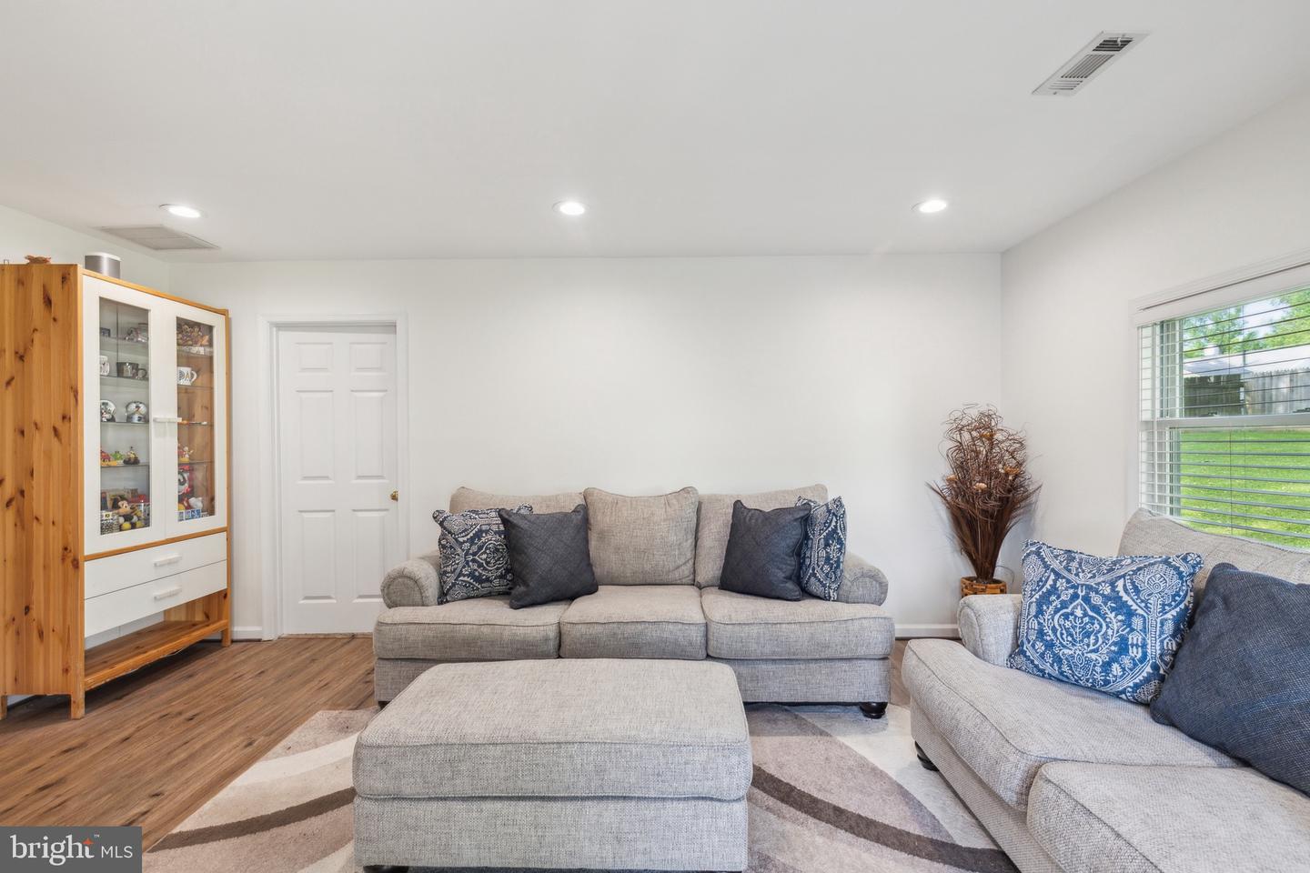5511 MOULTRIE RD, SPRINGFIELD, Virginia 22151, 3 Bedrooms Bedrooms, 13 Rooms Rooms,2 BathroomsBathrooms,Residential,For sale,5511 MOULTRIE RD,VAFX2237736 MLS # VAFX2237736