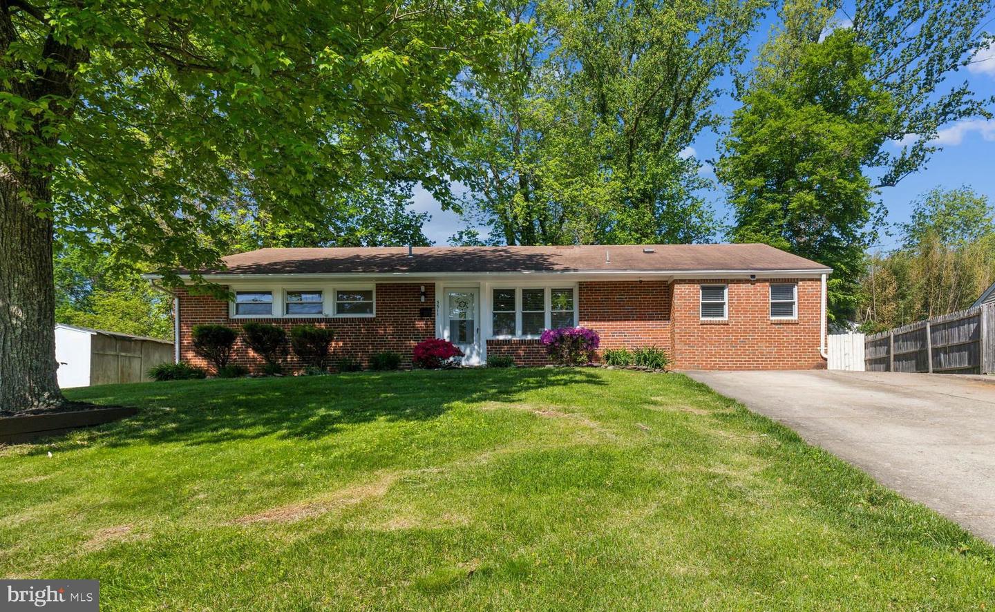5511 MOULTRIE RD, SPRINGFIELD, Virginia 22151, 3 Bedrooms Bedrooms, 13 Rooms Rooms,2 BathroomsBathrooms,Residential,For sale,5511 MOULTRIE RD,VAFX2237736 MLS # VAFX2237736