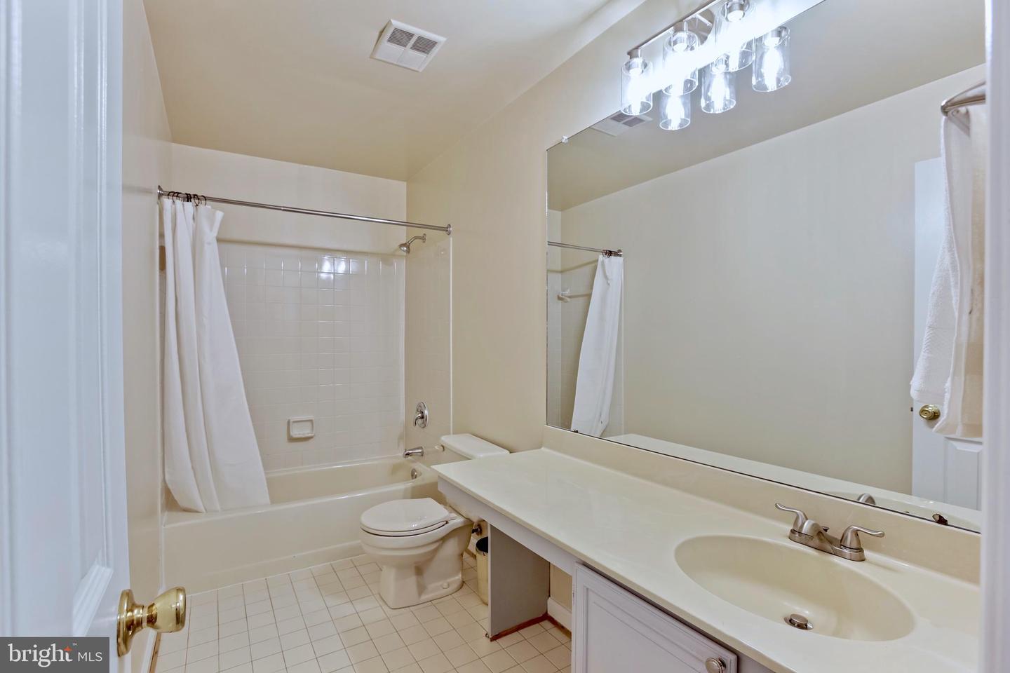 13105 WILLOUGHBY POINT DR, FAIRFAX, Virginia 22033, 4 Bedrooms Bedrooms, ,3 BathroomsBathrooms,Residential,For sale,13105 WILLOUGHBY POINT DR,VAFX2237860 MLS # VAFX2237860