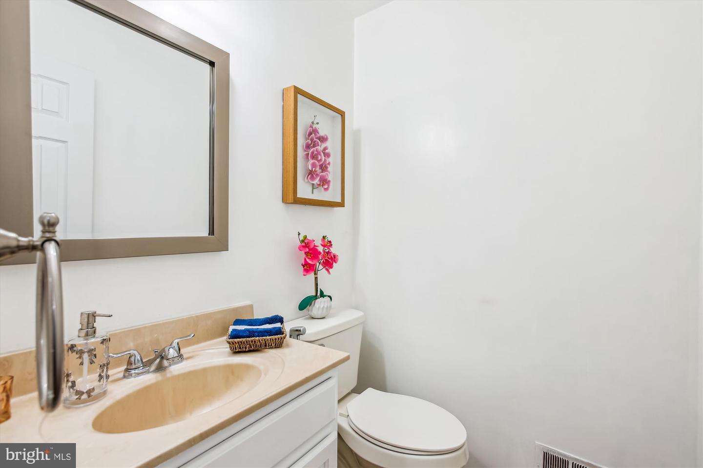 3863 ORIOLE CT, DUMFRIES, Virginia 22025, 5 Bedrooms Bedrooms, 8 Rooms Rooms,2 BathroomsBathrooms,Residential,For sale,3863 ORIOLE CT,VAPW2093562 MLS # VAPW2093562