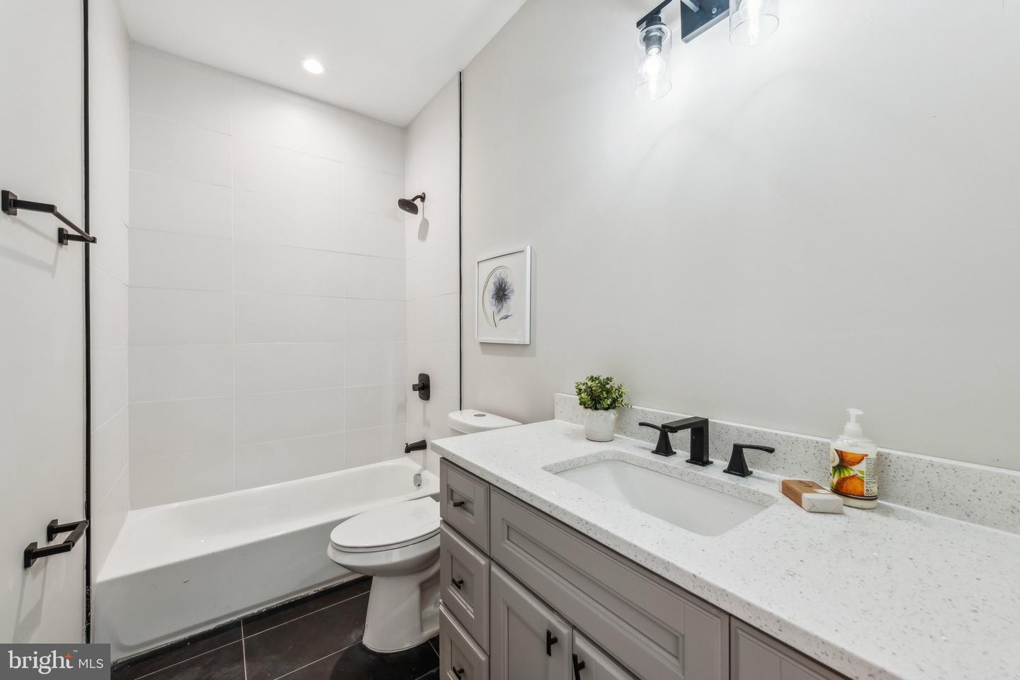 1955 FAIRLAWN ST SE #203, WASHINGTON, District Of Columbia 20020, 1 Bedroom Bedrooms, ,1 BathroomBathrooms,Residential,For sale,1955 FAIRLAWN ST SE #203,DCDC2198374 MLS # DCDC2198374